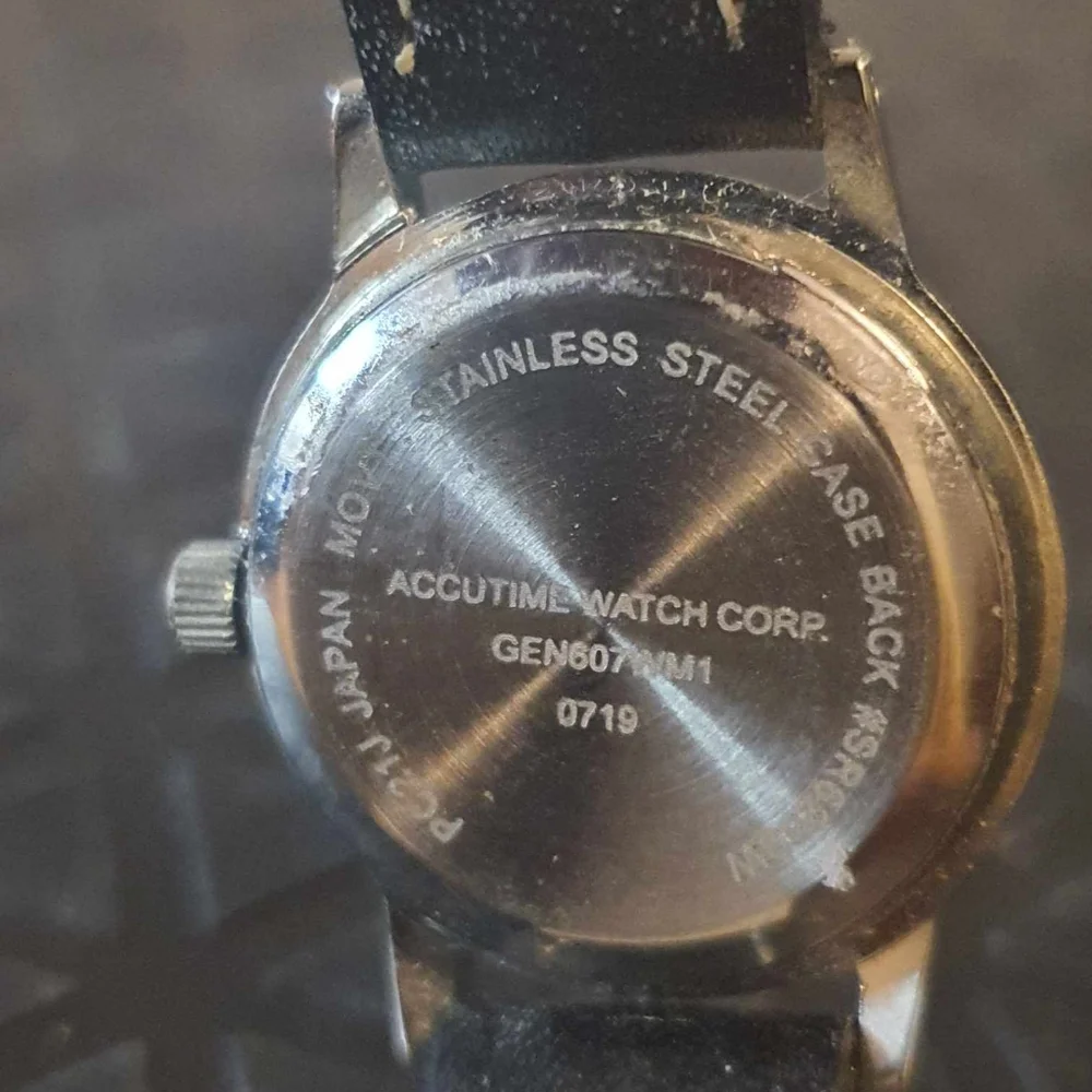 🦋10/$20🦋 Accutime Silver/White Leather Women's Watch